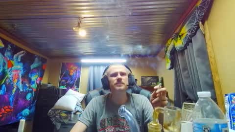 Snapshot of greenlungs8195 chatting on 03/02/26, 02:36 Greenlungs8195 online show from 03/02/26, 02:36