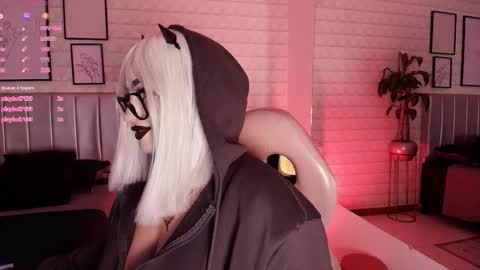   online show from 09/23/25, 07:17