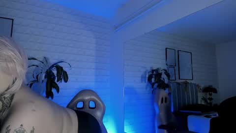   online show from 10/27/25, 07:07