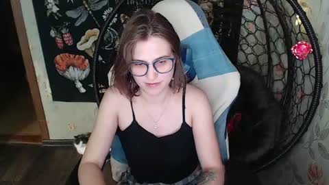 Snapshot of greenwitch9 chatting on 06/15/26, 10:17 Lina online show from 06/15/26, 10:17