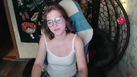 Snapshot of greenwitch9 chatting on 06/26/26, 05:06 Lina online show from 06/26/26, 05:06