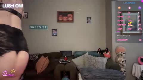 SexQueen Nikki online show from 04/08/26, 10:32