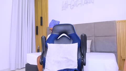 Snapshot of gregoriiandmax chatting on 01/08/25, 01:31 Gregori online show from 01/08/25, 01:31