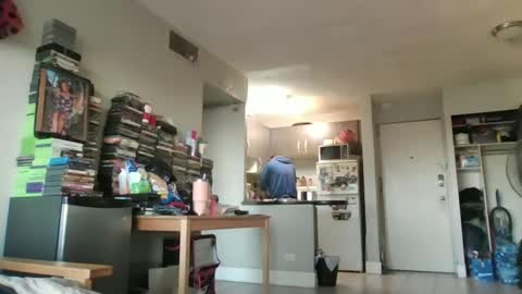 Snapshot of gregrev chatting on 09/25/25, 12:47 gregrev online show from 09/25/25, 12:47