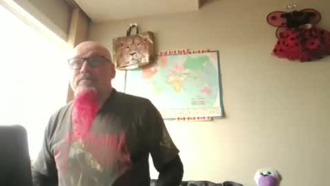 Snapshot of gregrev chatting on 09/26/25, 12:14 gregrev online show from 09/26/25, 12:14