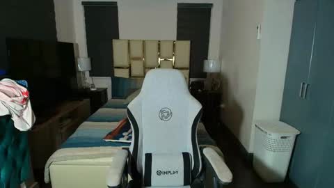 greta_v online show from 01/06/26, 07:45