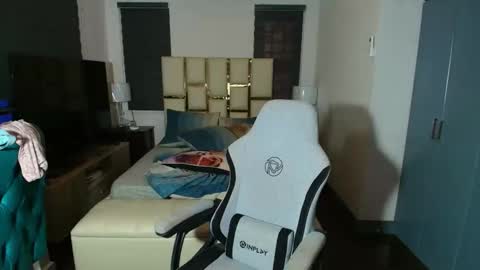 greta_v online show from 01/07/26, 07:44