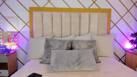 Greta Velvet  online show from 11/15/25, 08:05