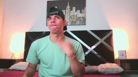 Snapshot of grey_noa22 chatting on 04/09/26, 03:06 Benjamin online show from 04/09/26, 03:06