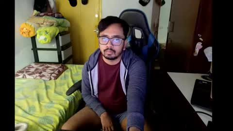 Snapshot of greybondage93 chatting on 10/04/25, 02:09 Grey Hardy Slave online show from 10/04/25, 02:09