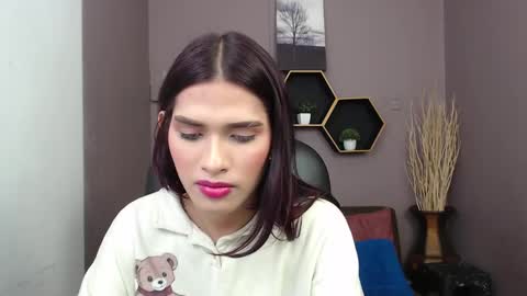 Snapshot of greys_ath chatting on 02/15/25, 03:42 greys online show from 02/15/25, 03:42