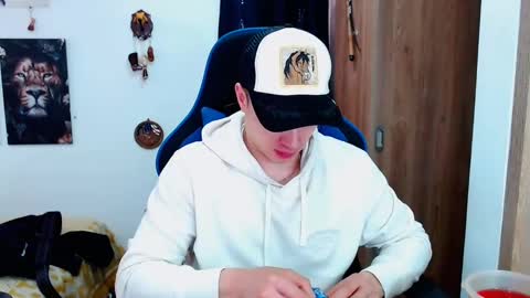 Snapshot of griego01 chatting on 12/16/24, 05:43 griego01 online show from 12/16/24, 05:43