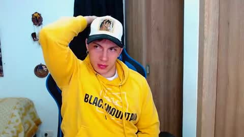 Snapshot of griego01 chatting on 01/15/25, 12:19 griego01 online show from 01/15/25, 12:19