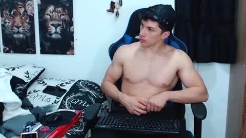 Snapshot of griego01 chatting on 03/05/25, 07:16 griego01 online show from 03/05/25, 07:16