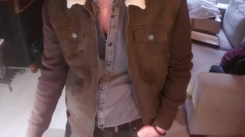 Snapshot of grimbergen123 chatting on 11/23/25, 03:23 Grim online show from 11/23/25, 03:23