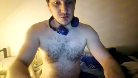 Snapshot of gringo900603 chatting on 11/27/25, 12:02 gringo900603 online show from 11/27/25, 12:02