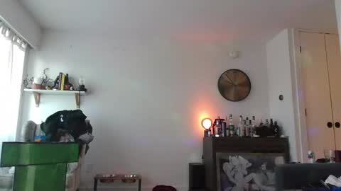 Snapshot of growingcub94 chatting on 01/28/25, 06:07 Alpha pup online show from 01/28/25, 06:07