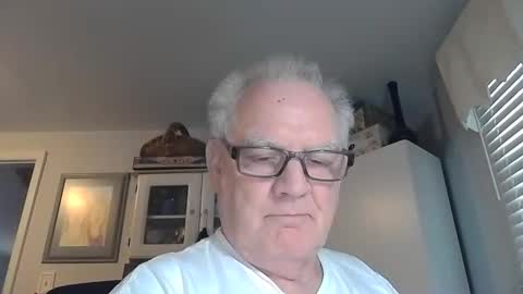 Snapshot of gspotlover1 chatting on 11/24/25, 05:12 Horny Daddy online show from 11/24/25, 05:12