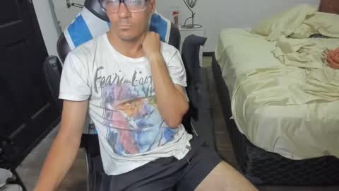 guachin_new online show from 12/25/24, 09:33