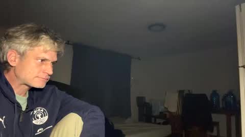 guardiannif_ online show from 02/20/25, 04:07