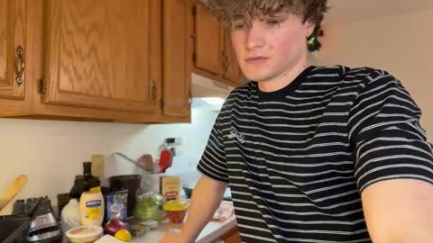 gucciboi4 online show from 01/10/26, 06:53