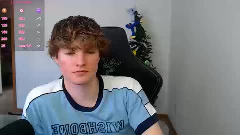 gucciboi4 online show from 03/15/26, 04:02