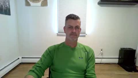 Snapshot of gudguy2025 chatting on 11/21/25, 06:06 gudguy2025 online show from 11/21/25, 06:06