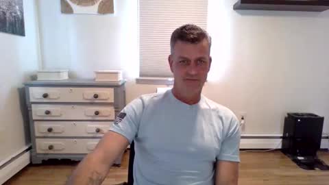 gudguy2025 online show from 04/17/26, 02:20