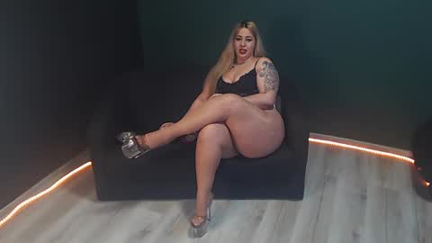 guess__whoo online show from 02/23/25, 03:40