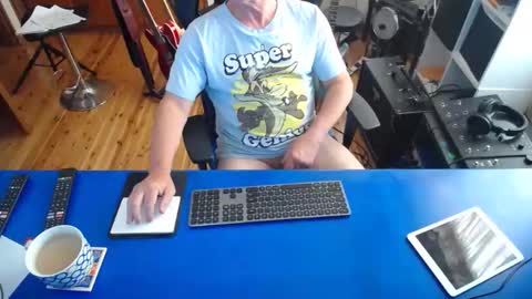 guesswhatigot2 online show from 01/21/25, 08:08