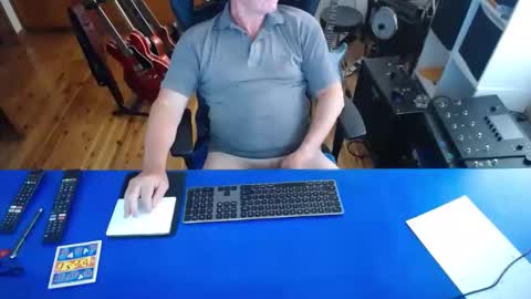 guesswhatigot2 online show from 02/01/25, 07:05