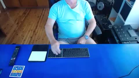 guesswhatigot2 online show from 02/10/25, 05:58