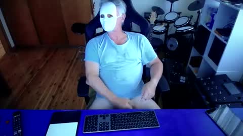 guesswhatigot2 online show from 02/23/25, 01:13