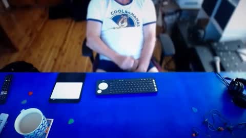 guesswhatigot2 online show from 12/19/25, 07:04