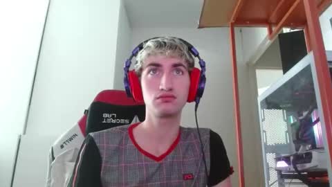 Young4Daddy online show from 04/27/26, 12:03