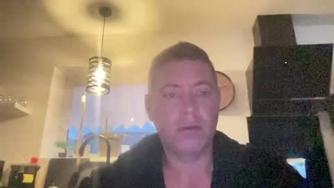 guil0 online show from 09/18/25, 09:11