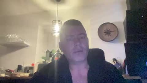 guil0 online show from 09/30/25, 07:13