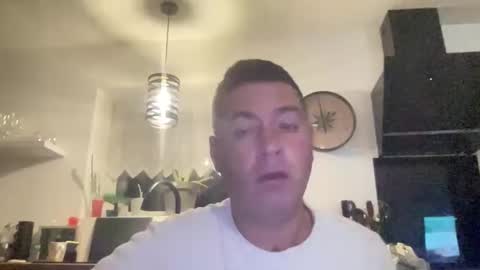 guil0 online show from 10/07/25, 03:58