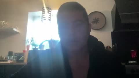 guil0 online show from 10/18/25, 10:38