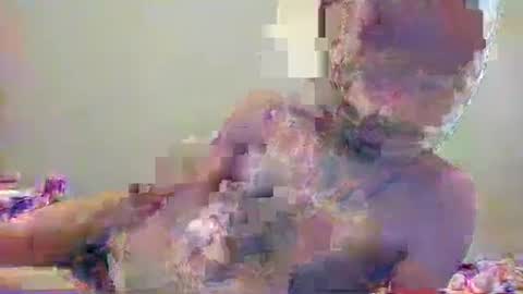 Snapshot of guil67728799 chatting on 12/23/24, 08:25 guil67728799 online show from 12/23/24, 08:25