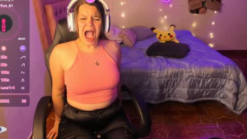 Hello Im Julieta Im 25 years old welcome to my room have fun and be happy. online show from 01/19/25, 06:42