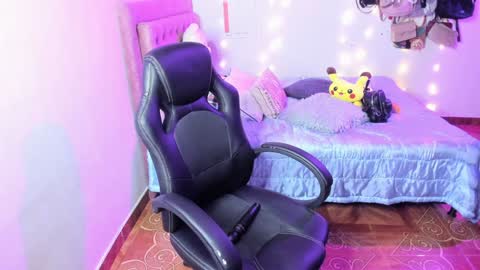 Hello Im Julieta Im 25 years old welcome to my room have fun and be happy. online show from 01/24/25, 08:13