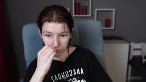 guitarandangell online show from 12/14/25, 03:28