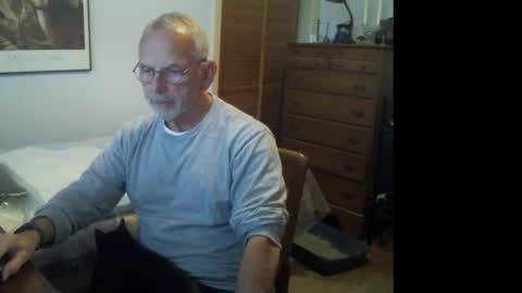 Roy online show from 12/17/25, 02:23