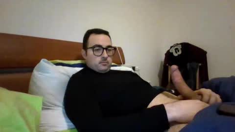 Snapshot of gullit93 chatting on 02/02/26, 05:33 gullit93 online show from 02/02/26, 05:33