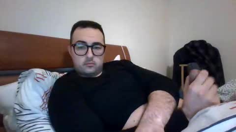 Snapshot of gullit93 chatting on 02/18/26, 08:05 gullit93 online show from 02/18/26, 08:05