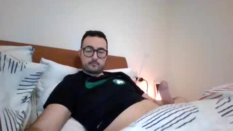 Snapshot of gullit93 chatting on 03/01/26, 11:56 gullit93 online show from 03/01/26, 11:56