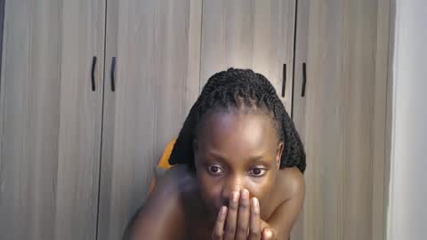 Miss Incredible online show from 10/09/25, 12:19