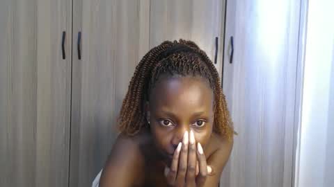 Miss Incredible online show from 12/03/25, 11:08