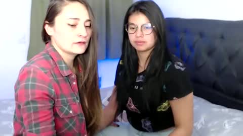 Vane blonde and Hazell black hair online show from 01/14/25, 12:11